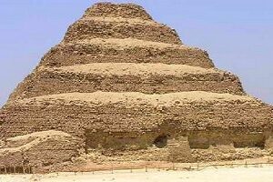 Ab El Sokhna nach Kairo Stufenpyramide und Sakkara